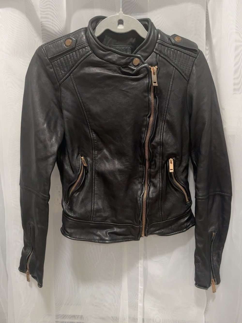 ZARA Basic Women’s Black Genuine Leather Moto Jacket Size M Gold Zip